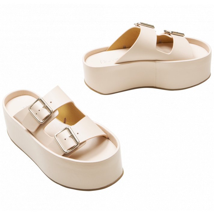 MANDY MULES COMPENSEES NUDE FLAMINGOS