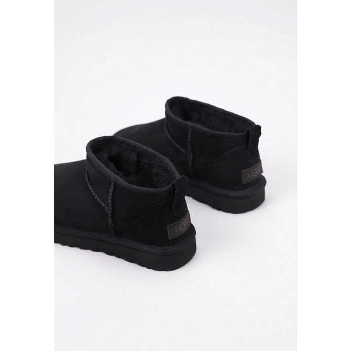 CLASSIC ULTRA MINI NOIR  UGG